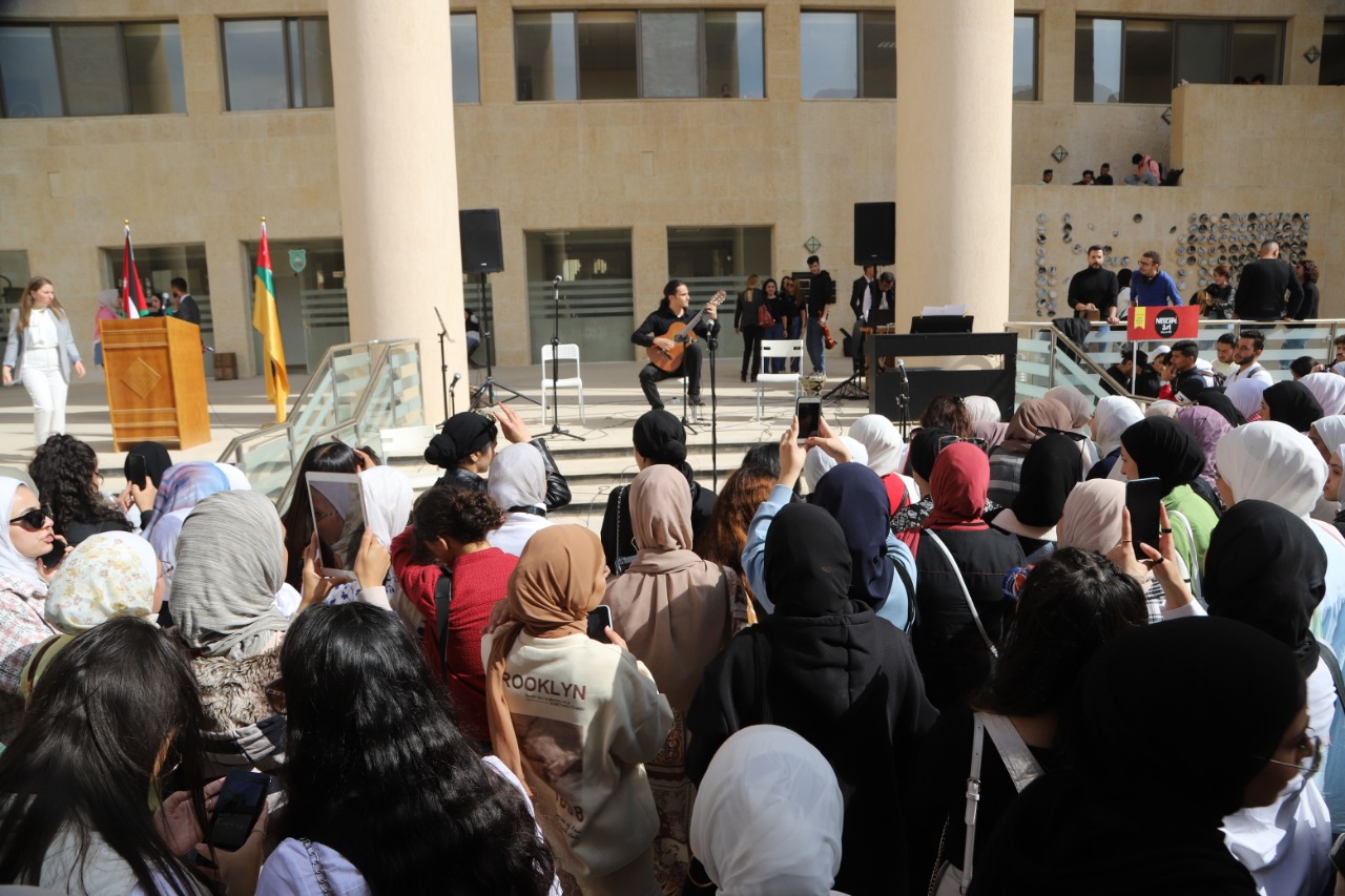 Music Concert in the Arts Faculty plaza.jpg